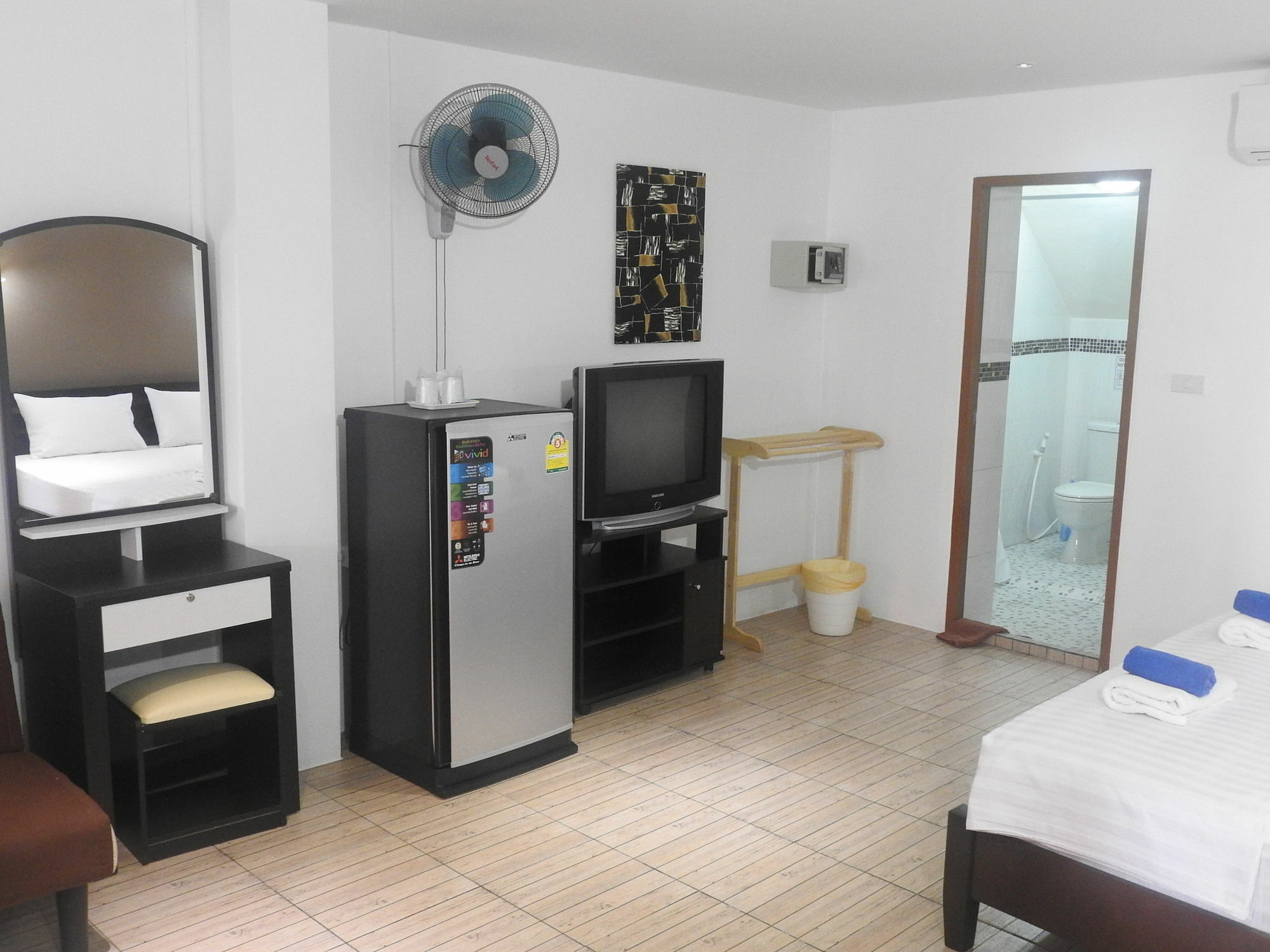 Allstar Guesthouse Karon Exterior foto